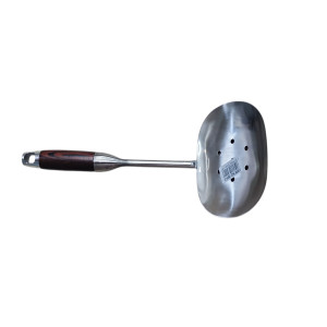 Шумовка из нерж. стали с ручкой из дуба 301-5